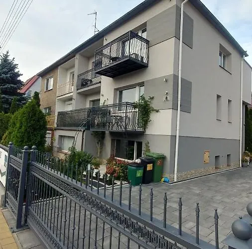 Δωμάτια σε οικογενειακή κατοικία Donna